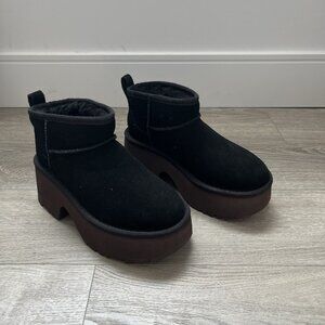UGG Women’s Ultra Mini New Heights Platform Boots Black Suede Sz 5  1158311 NINB